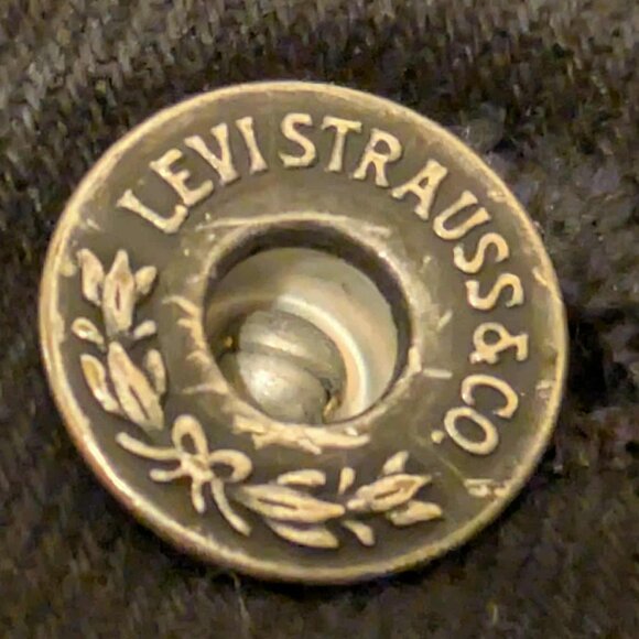 Levi's Strauss Signature Womens 30 x 32 Black Demi Curve Slim Leg 5 Pocket Denim - Picture 4 of 10